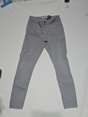 Peter Nygard Light Gray Skinny Jeans